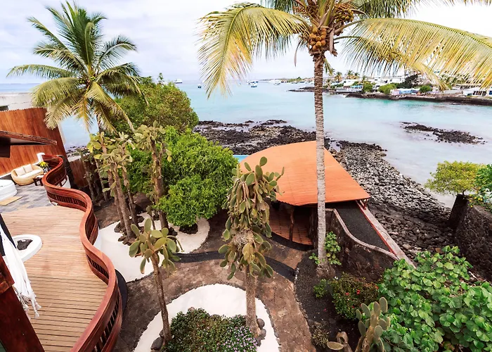 Villa Escalesia Galápagos Waterfront Hotel
